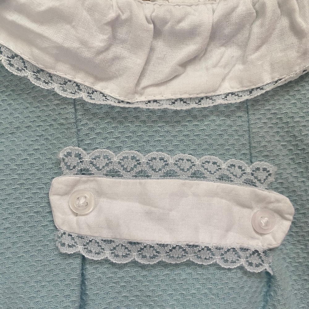 Infant dress and bonnet - Picture 4 of 7